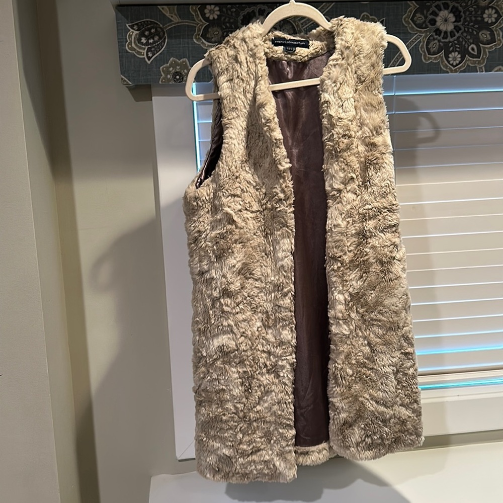 French connection used faux fur vest size 6